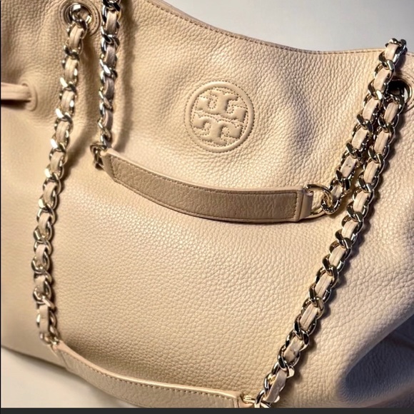 Tory Burch Handbags - Gorgeous Tory Burch Leather Bombe Slouchy Tote